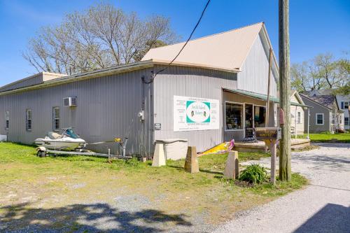 Pet-Friendly Smith Island Cottage with Golf Cart!