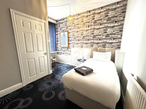 Central Cove Guesthouse - image 2