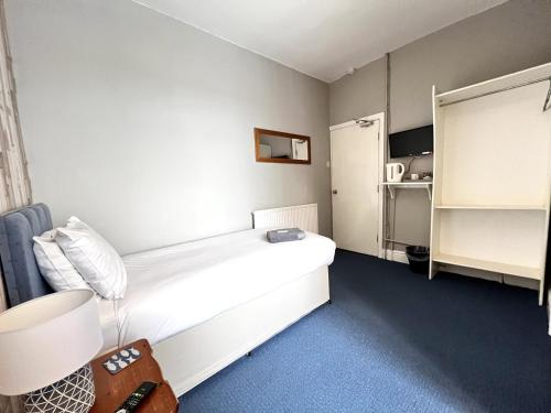 Central Cove Guesthouse - image 12