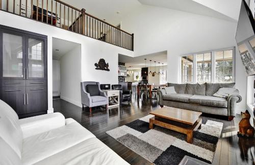 Chalet 18 Chemin Blanc by Les Chalets Alpins in Stoneham (QC)