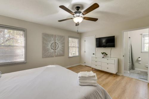 Inviting Columbus Home with Deck 7 Mi to Downtown! in Columbus, USA