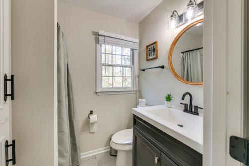 Inviting Columbus Home with Deck 7 Mi to Downtown! in Columbus, USA