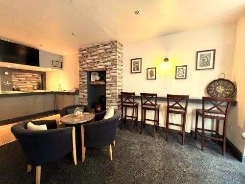 Central Cove Guesthouse - image 8