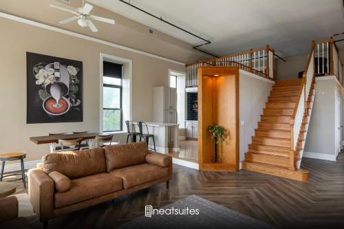 Above Coffee Shop, Cincy Hilltop Apt, City Views!, Cincinnati