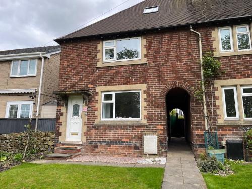 Two Four Four, holiday home in Matlock, Matlock