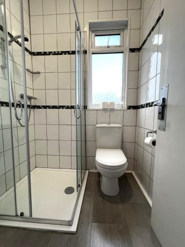 Central Cove Guesthouse - image 10