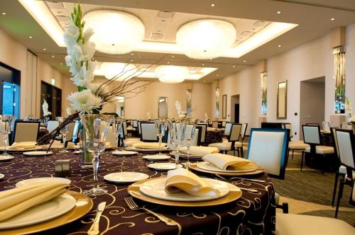 551149928 Kimpton Hotel Palomar Phoenix Cityscape by IHG