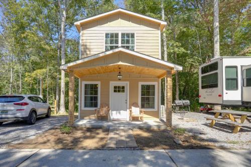 Lakeside Trenton Cabin on 7-Acre Property!