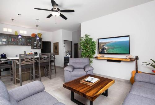 8B Cerritos Beach Luxury, Lrg Pool and Oceanview Deck in San Carlos, Mexico