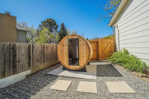 Tonka Valley - Chic Hot Tub BBQ Fire Pit in Colorado Springs, USA