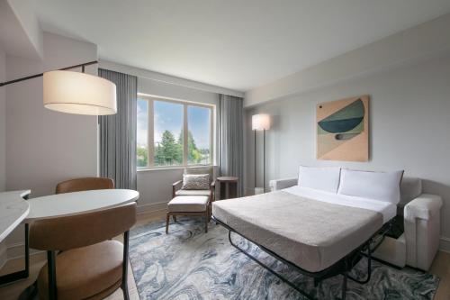 551176464 The Westin Sacramento Riverfront Hotel & Spa
