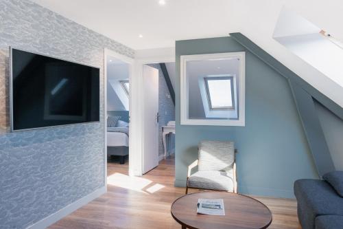 2 bedrooms, 3 beds