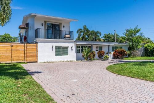 Pompano Gem, 1 mi to Beach & 12 Pickleball courts in Pompano Beach, USA