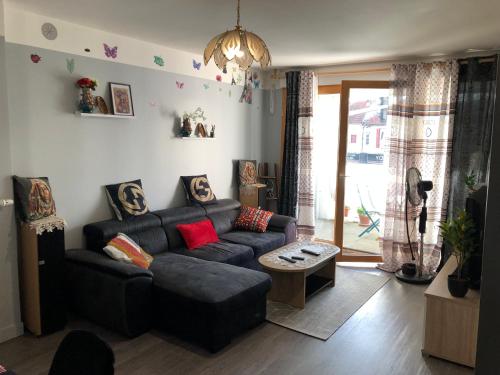 Large Duplex Close to Orly airport and Paris