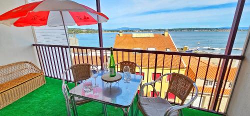 Beach View Balcony - Gem in Boiro