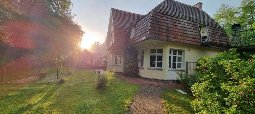 Garden, Klimaanlage, 5 Sterne Bahnhoftraum, 200qm Appartement "Waldzauber", 1200qm Garten, QR Code scannen f in Braunfels