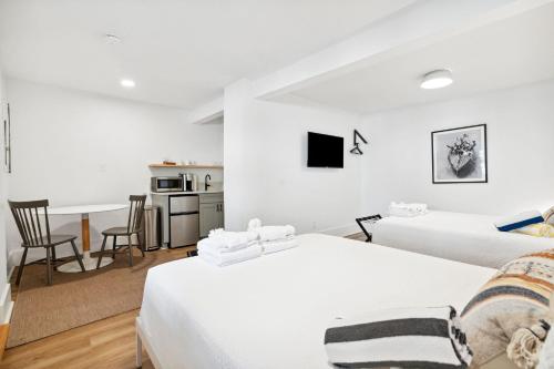 Deluxe Queen Room with Two Queen Beds