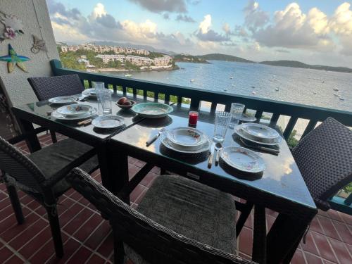 Μπαλκόνι/βεράντα, St Thomas -Spectacular Views of St John- Ocean Front! in Nazareth