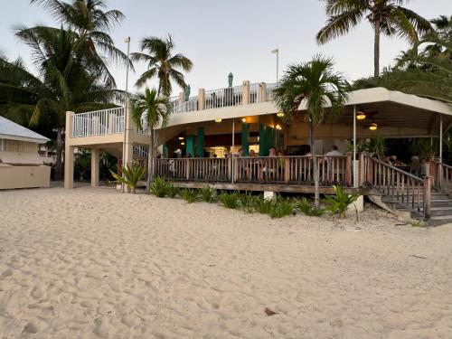 餐廳, St Thomas -Spectacular Views of St John- Ocean Front! in 拿撒勒