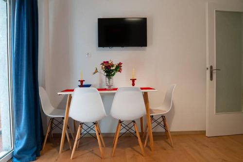 Cozy Apartment in Athens Center, Афины