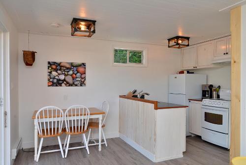 virtuve, John Henry's Marina and Resort in Garden Bay (BC)