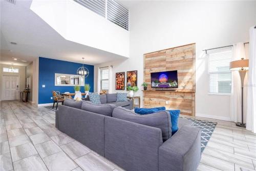 Family 6-BR Villa in Storey Lake, 2-Min Walk to Clubhouse & Disney Fun! - 편의 시설/서비스