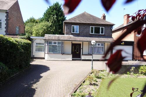 Large 4 Bed House, Sleeps 7, Near NEC, BHX, City Centre, Бирмингем