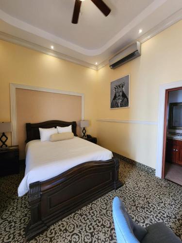 551217397 Hotel la Perla Leon