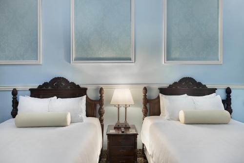 551217695 Hotel la Perla Leon