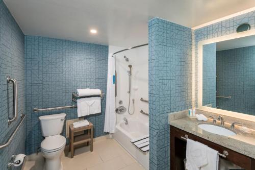 King Suite - Mobility Access/Non-Smoking room in Homewood Suites By Hilton Miami-Airport/Blue Lagoon