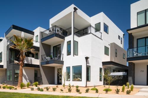 The Sapphire Blanc home - image 10