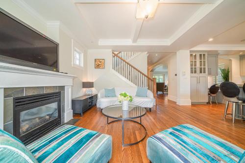 Vancouver West UBC-Adjacent Luxury Home Retreat 4B in Vancouver, Canada