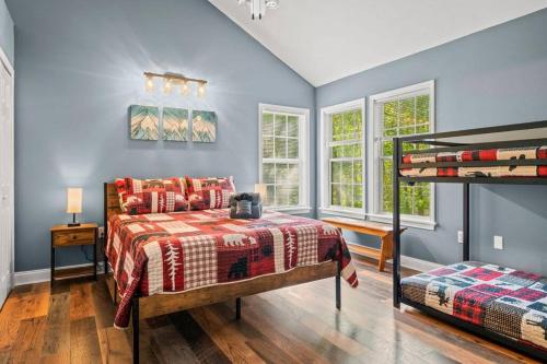 Beary Cozy Retreat - image 11