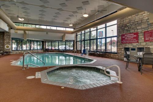 酒店活動, 西北醫療中心德魯里套房酒店 (Drury Inn & Suites San Antonio Northwest Medical Center) in 巴爾肯斯高地
