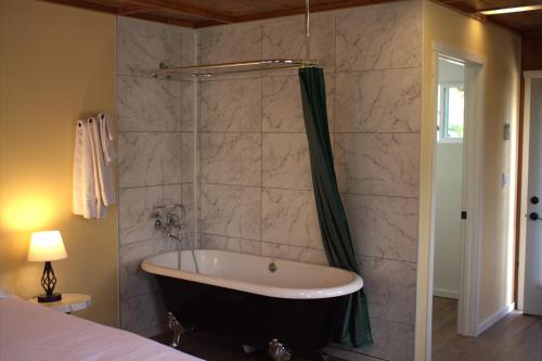 Quiet Mind Lodge, Retreat & Spa Sequoias