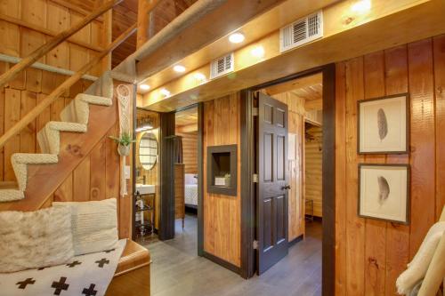 Pet-Friendly Breezy Point Cabin 1 Mi to Beach! in Pequot Lakes, USA