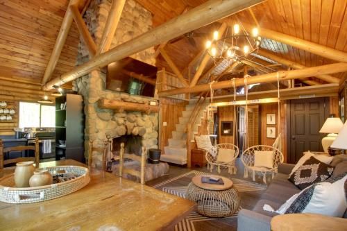1 Mi to Beach & Lake: Breezy Point Cabin w/ Yard! in Breezy Point (MN)
