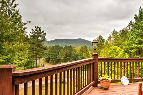 Grand Ellijay Cabin with Mountain Views and Pool Table! - image 12