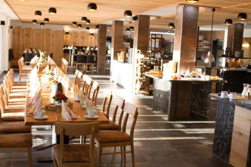 餐廳, Hotel Hofgut Tiergarten in 奧倫多夫
