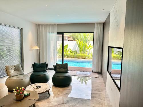 Deluxe Villa image 8