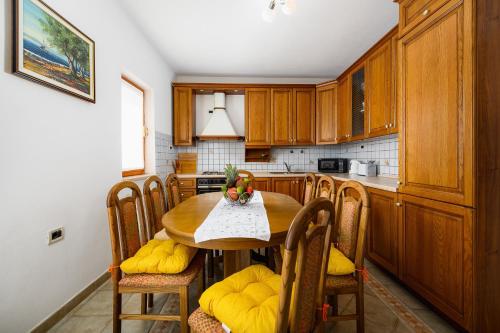 Konyha, Apartments with swimming pool Labin - 23022 in Paradiz