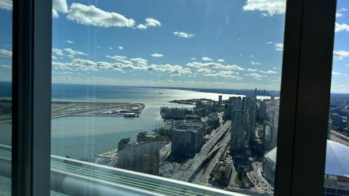 DOWNTOWN, LUXURY CONDO, CN TOWER, ROGERS CENTER, SCOCIA ARENA, UNOBSTRUCTED VIEW, Toronto (foto 9)