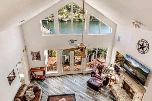A Rare Find! - Bright & Gorgeous Lake Home in Marble Falls in Marble Falls, USA