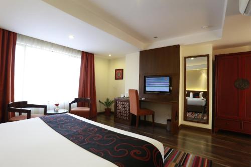 room detail thumbnail 1