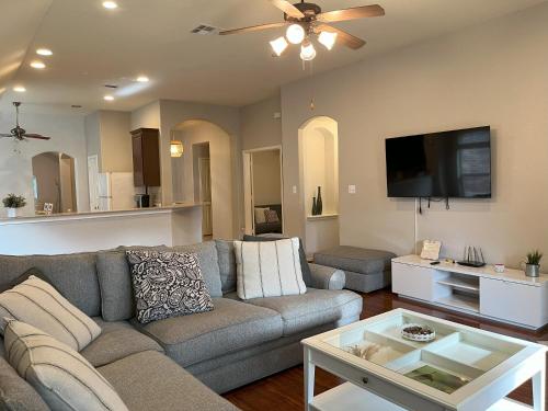 Cozy & spacious 3 bed home North San Antonio - Stone Oak area in Bulverde, USA