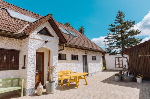 Idyllisches Landhaus mit Teich – khách sạn tại Heidenreichstein