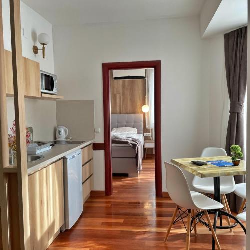 Apartment with Lake View
