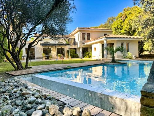 Villa Palmier Piscine & Jardin - Location, gîte - Marseille