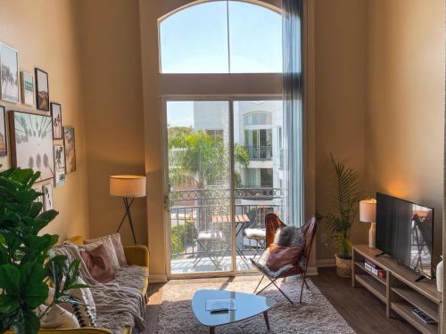Balcony/terrace, Sunny 1BDR centrally located in Marina del Rey in Los Angeles (CA)