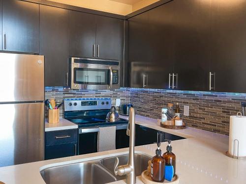 Kitchen, Sunny 1BDR centrally located in Marina del Rey in Los Angeles (CA)